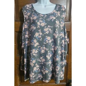Woman's Plus Size Floral Cut Out Cold Shoulder Top